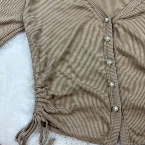 Forever 21 Long Sleeve Ribber Crop Top - Picture 5 of 6